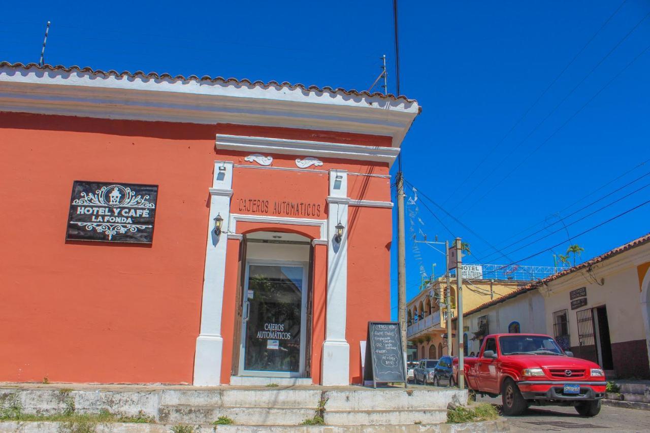 Hotel Y Cafe Ixmati Suchitoto Dış mekan fotoğraf