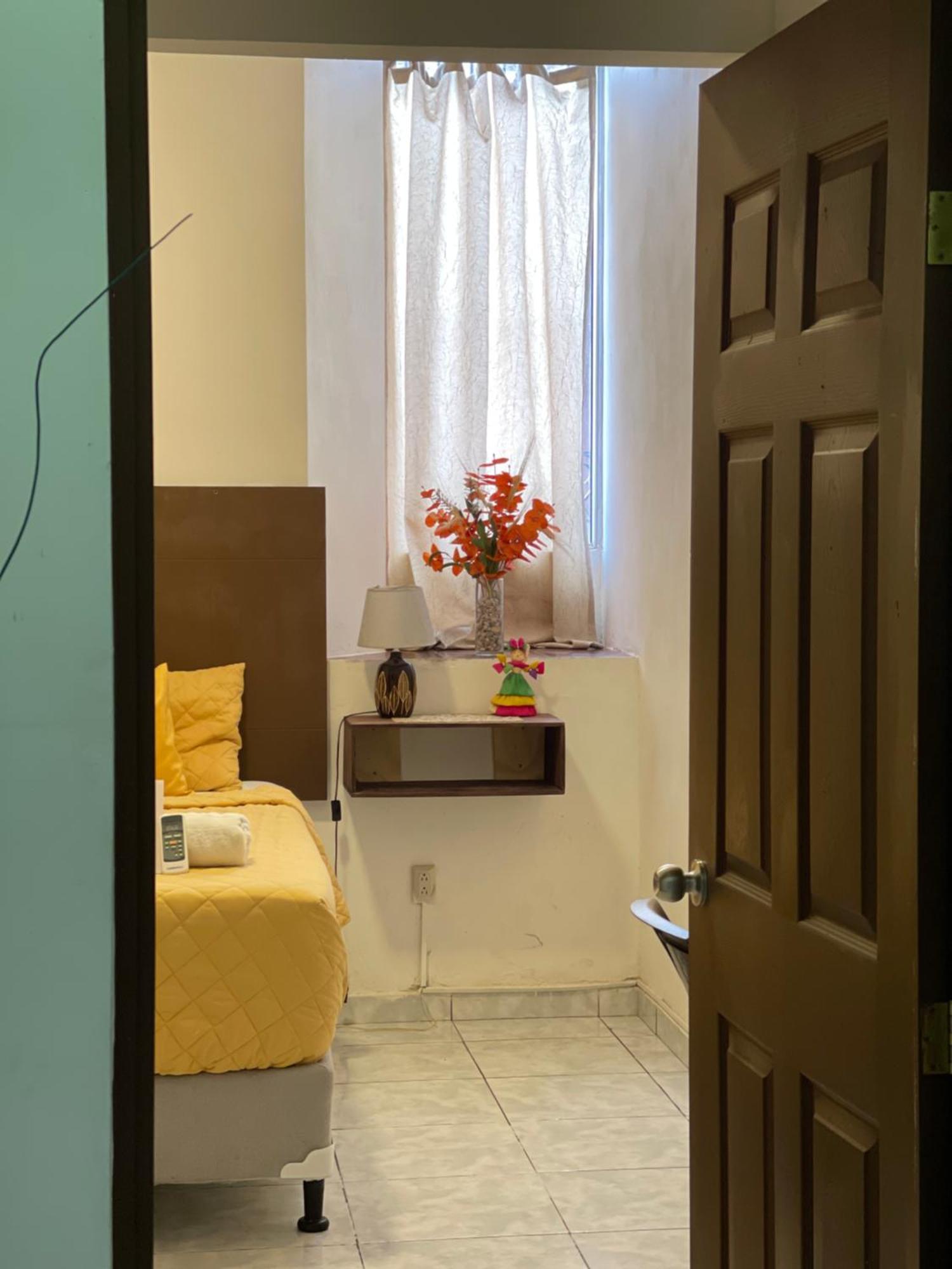 Hotel Y Cafe Ixmati Suchitoto Dış mekan fotoğraf