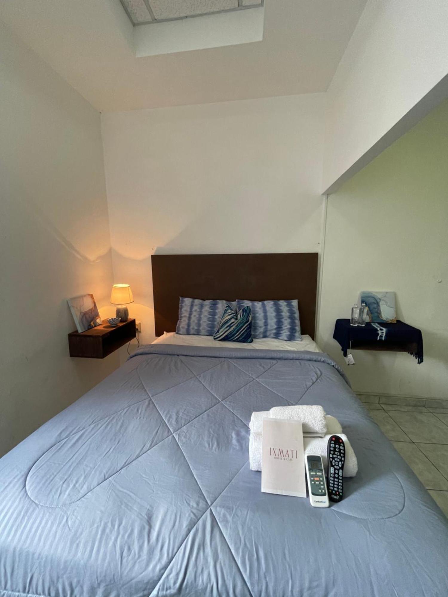 Hotel Y Cafe Ixmati Suchitoto Dış mekan fotoğraf