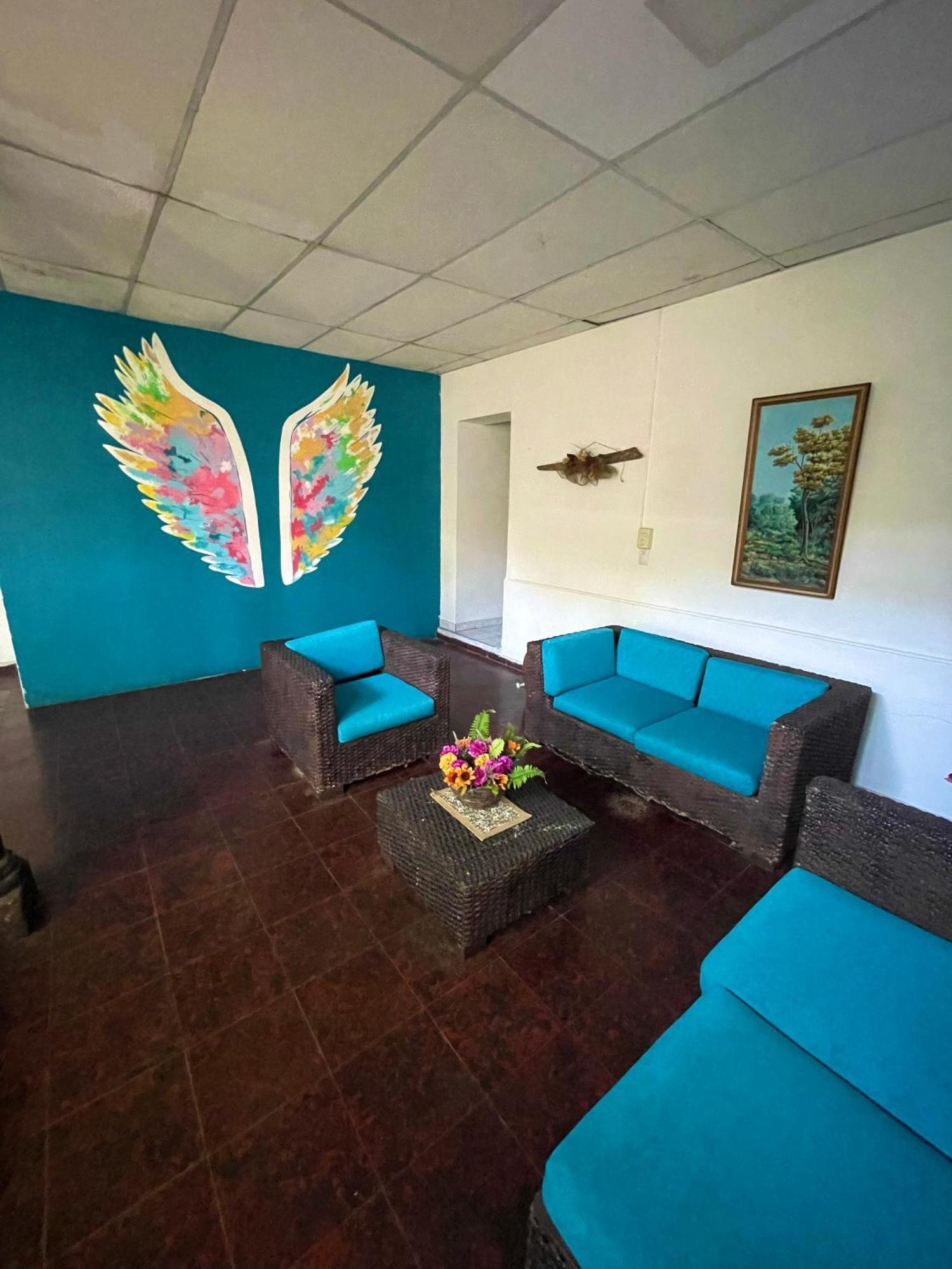 Hotel Y Cafe Ixmati Suchitoto Dış mekan fotoğraf