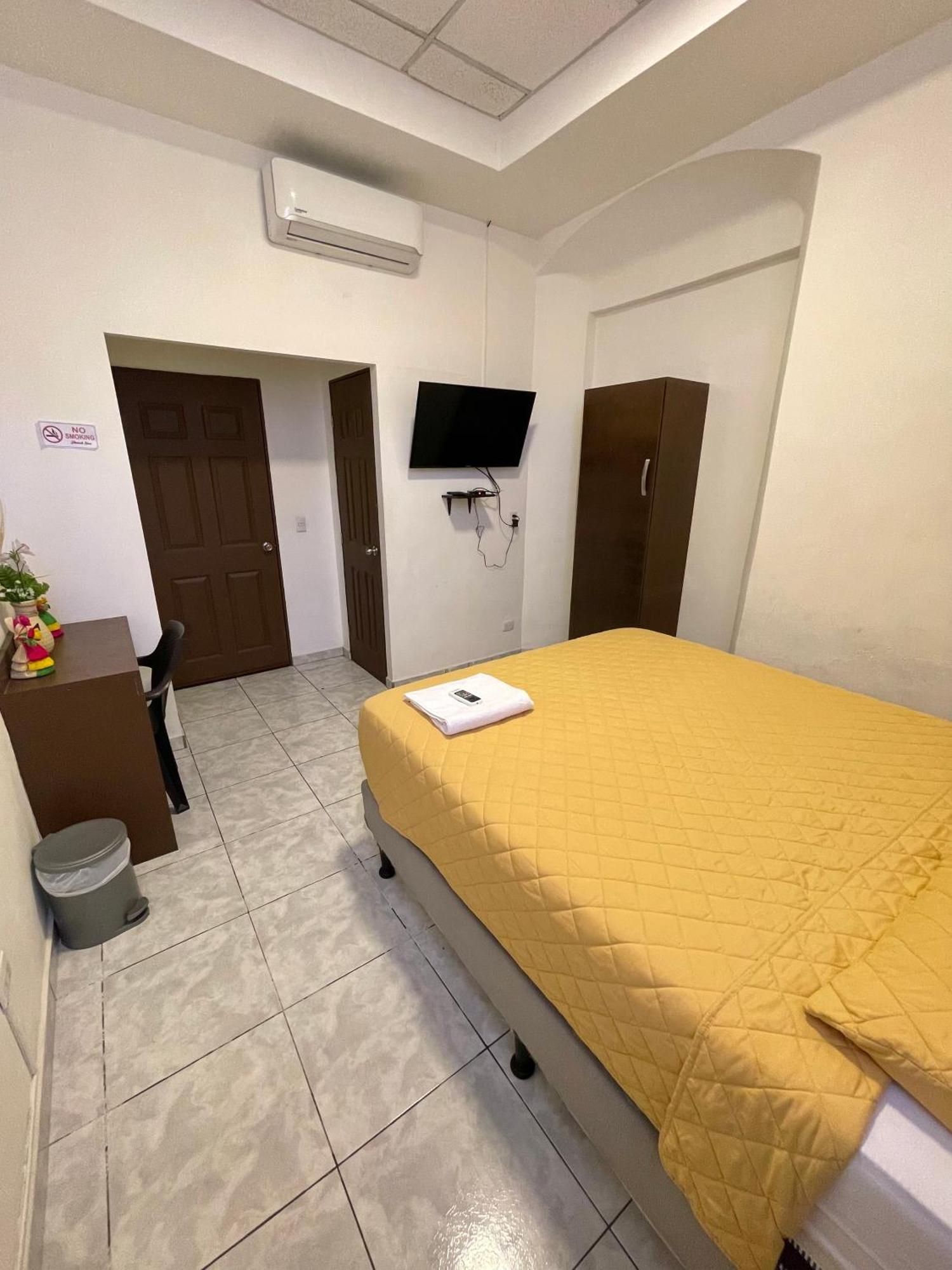 Hotel Y Cafe Ixmati Suchitoto Dış mekan fotoğraf