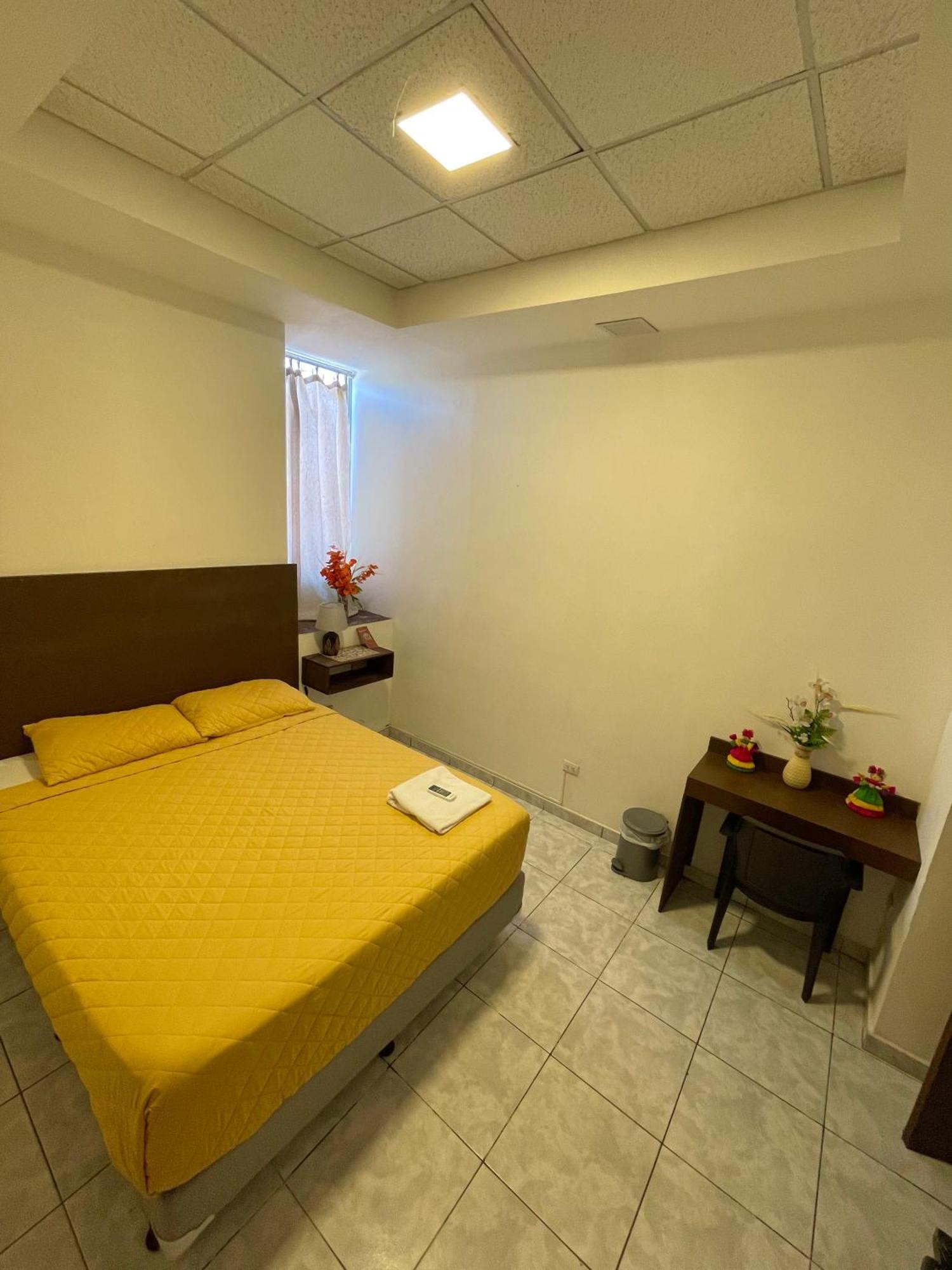 Hotel Y Cafe Ixmati Suchitoto Dış mekan fotoğraf