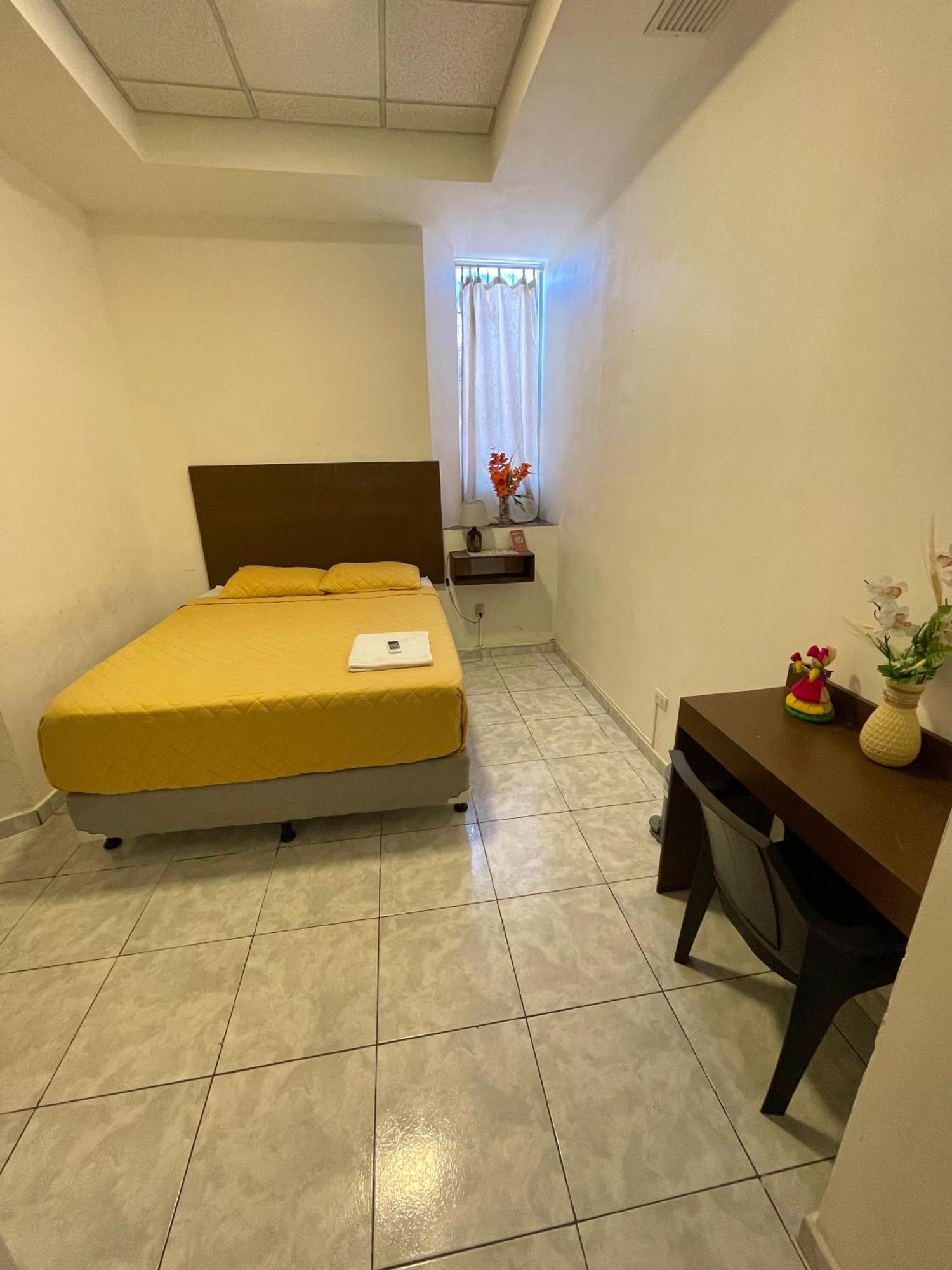Hotel Y Cafe Ixmati Suchitoto Dış mekan fotoğraf