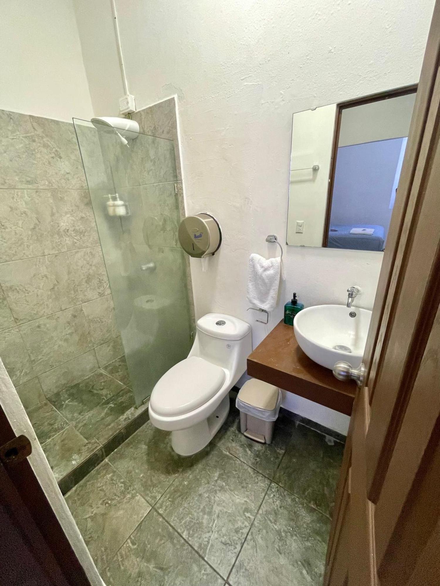 Hotel Y Cafe Ixmati Suchitoto Dış mekan fotoğraf