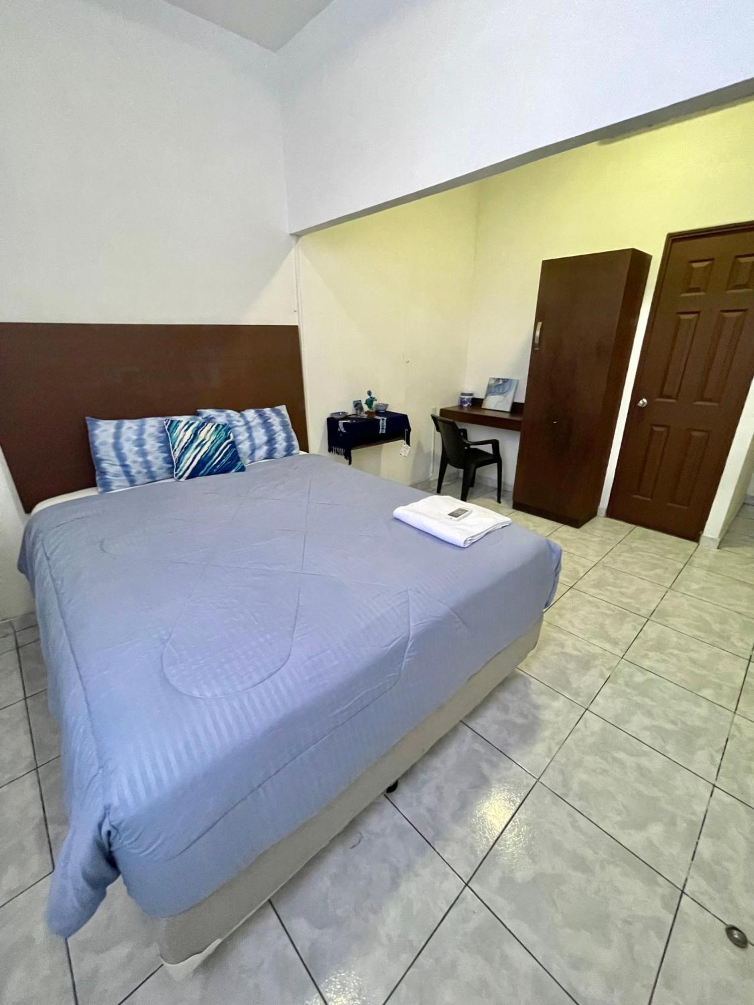 Hotel Y Cafe Ixmati Suchitoto Dış mekan fotoğraf